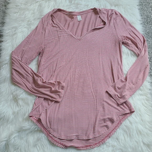 Old Navy Striped Pink And White V-Neck Long Sleeve Top - Picture 8 of 13